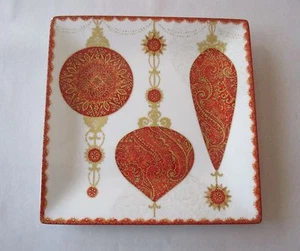 222 Fifth Constantina Red Set of 4 Square Salad Dessert Plates New in Box - Picture 1 of 3