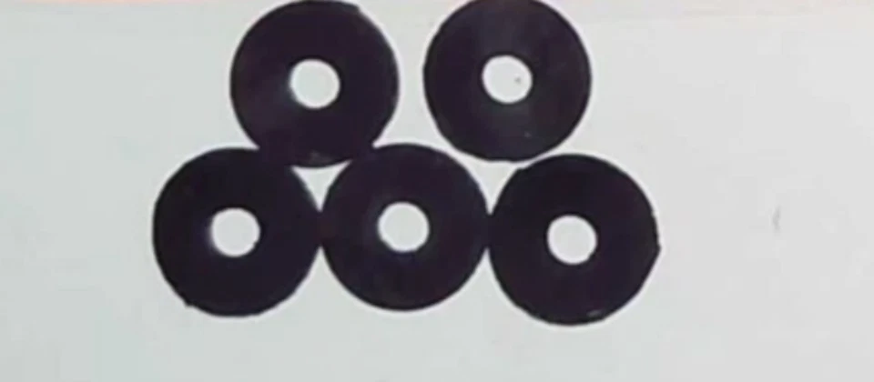 Cojín de cubierta OEM Suzuki GSXR1100 GSXR600 GSXR750 CANTIDAD: 20 09320-04007 Foto 1 de 1