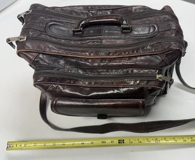 Bolso de equipaje de viaje de cuero hecho en Italia de los años 80 genial y raro Foto 1 de 4