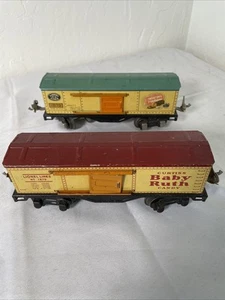 Lot of 2 Lionel Lines Pre-War Freight Cars Baby Ruth Boxcar 1679 Red Green RR - Picture 1 of 14