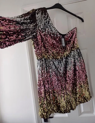 NUEVO CON ETIQUETAS IMPRESIONANTE BOOHOO TALLA 18 OMBRE LENTEJUELAS MONO PANTALONES CORTOS NOCHE FIESTA ROPA Foto 1 de 4