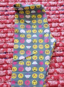 NEW Girls Ankle Leggings Size Large 7- 8 Stretch Pants EMOJI Smiley Faces - Picture 1 of 5