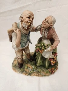 Statua Capodimonte con 2 vecchietti - Foto 1 di 11