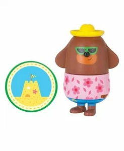 Hey Duggee - Summer Duggee 3" Figure Includes Castle Badge Visits the Beach! NEW - Picture 1 of 4