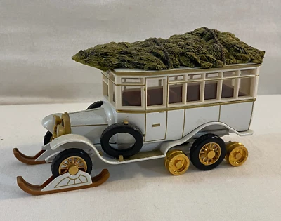 Matchbox Yesteryear YSC01 Scania Vabis Half Track Post Bus Christmas Tree 1988 - Image 1 of 4