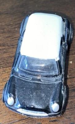 Mini Coop Hotwheels-Mattel Inc. 2001 Mini Cooper Black/white  Malaysia EUC Vinta - Image 1 of 4
