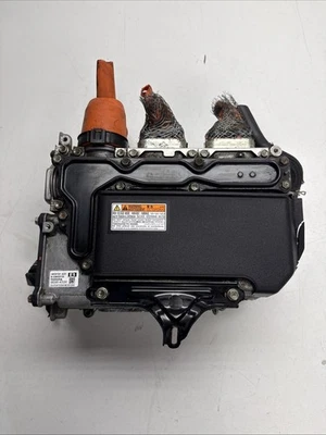 2012-2014 TOYOTA PRIUS V SERIES HYBRID CONVERTER INVERTER OEM Foto 1 de 4
