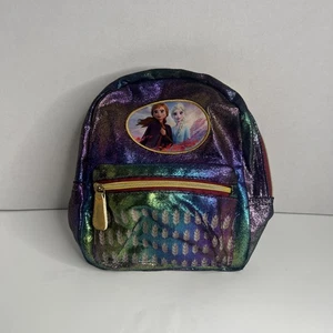 Mini mochila Disney Frozen II con 2 recintos con cremallera almacenamiento de muñecas Elsa y Anna - Imagen 1 de 4