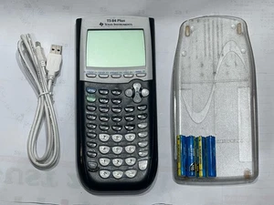 Texas Instruments TI-84 Plus graphischer Taschenrechner mit Kabel, neue Batterien, Deckel - Bild 1 von 11