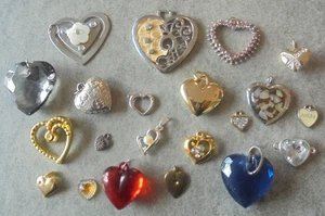 21 Stück Anhänger Motiv Herzen Konvolut Schmuck verschiedene Designs Nr. 6052 - Bild 1 von 6