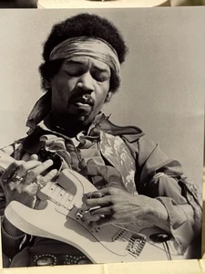 Jimi Hendrix Rock and Roll Celebrity Photo Print Black and White, 8x10 - Picture 1 of 2