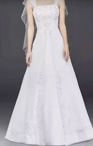 SZE 18 DAVIDS BRIDAL COLLECTIONA line Chiffon Split Front Overlay Wedding Dress - Picture 1 of 3