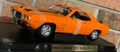 1969 PONTIAC FIREBIRD TRANS AM ORANGE 1:18 DIECAST MODEL BY ROAD SIGNATURE 92368 - Image 1 of 4