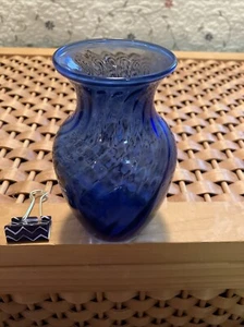 Vintage blau Swirl Vertiefung Glas Sockel 5 1/2 Zoll hoch - Bild 1 von 2