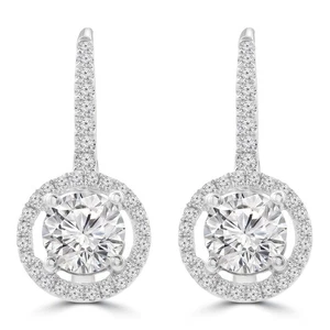 Pendientes con halo de diamantes redondos VS1 D creados en laboratorio de 1,3 quilates de oro blanco de 18 quilates - Imagen 1 de 4