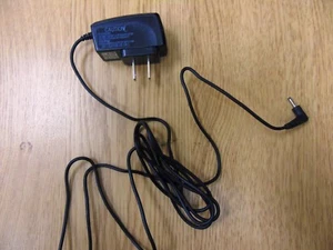 Samsung Travel Adapter  ATADD10JBE 100-240 VAC, 50-60Hz, 0.15A ,  0.35A - Picture 1 of 7