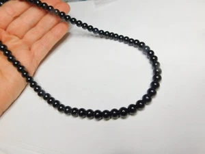 Collar vintage de cuentas de plástico negro - Imagen 1 de 3