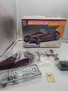 Kit de modelos AMT/ERTL #8284 SNAPFAST Plus Plymouth Prowler - escala 1:25 sin montar - Imagen 1 de 7