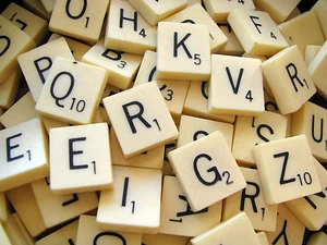 100 PLASTIC SCRABBLE TILES IVORY BLACK LETTERS NUMBERS FOR CRAFTS ALPHABETS PLAY - Picture 1 of 6