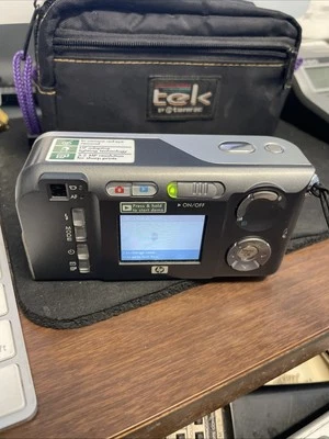 HP Photosmart M415 5.2MP Compact Digital Camera Silver Tested With Case - Image 1 of 3