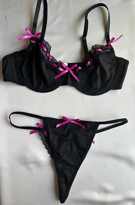 Conjunto de sutiã e tanga com aro novo sem etiquetas laços de fita rosa e preto tamanho M - Imagem 1 de 4