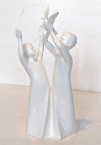 Gift of Freedom 1993 Royal Doulton Figurine Dove Man Woman White China Peace A/F
