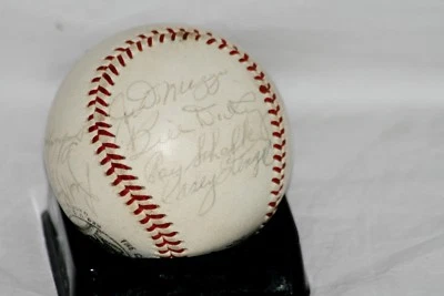 Pie Traynor, Stengel, DiMaggio, Edd Roush,Ray Schalk+4 Signed ONL Giles Baseball - Image 1 of 4