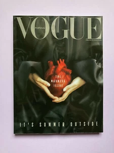 Magazine VOGUE Portugal 212 juillet 2020 Madness heart mode presse revue Summer - Imagen 1 de 9