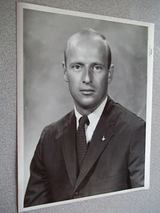 Retrato vintage de Charles Conrad 1964 #rd de la NASA - usado por prensa - Imagen 1 de 2