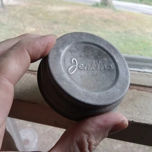 JENKINS SCRIPT EMB ANTIQUE ZINC FRUIT JAR LID WITH MILKGLASS LINER - Picture 1 of 6