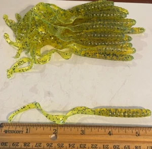 25ct 6 Inch chart pepper Curly U-Tail Soft Plastic Ribbon Tail Worm Fishing Bait - Picture 1 of 1