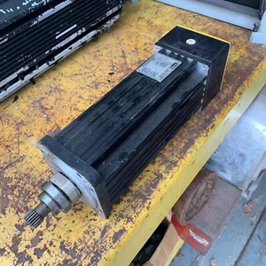 Parker servo motor J0923KE-KMSN - Picture 1 of 3