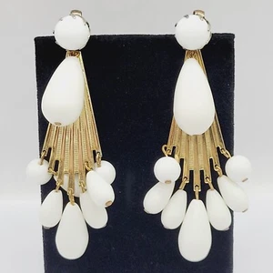 Chandelier Flapper Swing Art Deco Gold Tone Metal White Vintage Clip On Earrings - Picture 1 of 24