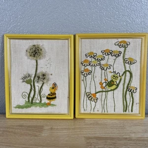 Vintage Paar handgestickte Käfer Biene Bilder in gelben Rahmen Pusteblume Kind - Bild 1 von 5