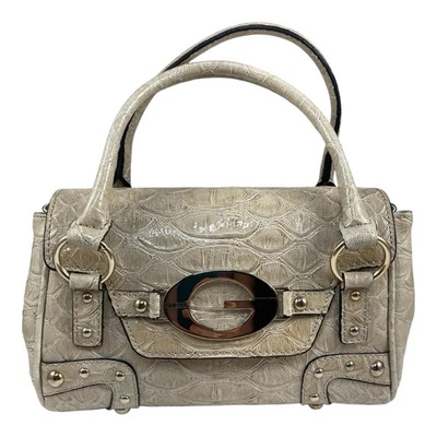De Colección Guess Beige Tachonado Hebilla G Logo Bolso de Mano Cartera Y2K Imitación Exótico Despegado Foto 1 de 4