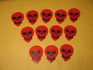 12 SKULL GRAVE PICKER MONSTER RED GITARRENPLEKTREN - HOT PICKS USA - SAMMLERSTÜCK - Bild 1 von 2