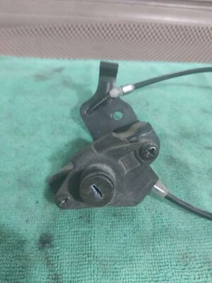 Kawasaki Ninja ZX6 ZX6R ZX600F 1997 bloqueo de casco *sin llave* Foto 1 de 4