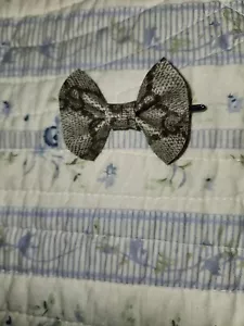 GUCCI BARRA PER CAPELLI/CLIP FIOCCO DA 2"." - Foto 1 di 2