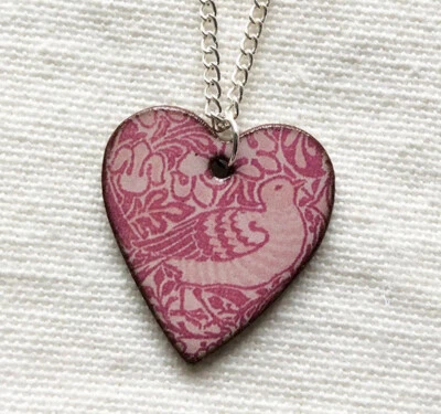 Stockwell Ceramics William Morris Ceramic Rose & Dove Necklace - Made in England - Image 1 of 3