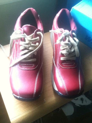 Zapatillas para mujer Wanted Speed de cuero vino talla 9M PRE-USADAS Foto 1 de 4