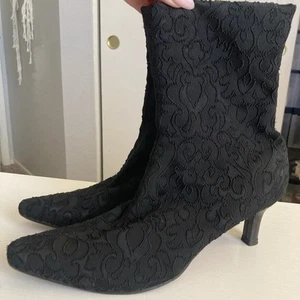 Black Italian Kitten heel low Boots Size 9 Vero Cuoio lace pointed toe - Picture 1 of 13