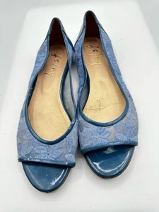 FS/NY Blue Mesh Embroidered Flower Patent Leather Trim Flat Open Toe Women Sz 8B - Picture 1 of 10