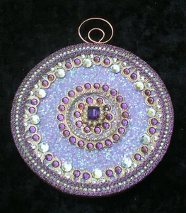 COLLECTIBLE CRYSTAL GLITTER ORNAMENT PICTURE WALL HANGING - Picture 1 of 3