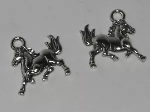 25 PIECES - TROTTING HORSE - TB SILVER DOUBLE SIDED FOR EARRINGS OR BRACELET - Bild 1 von 4