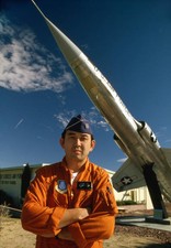 Challenger Astronaut Ellison Onizuka at NASA 1984 OLD PHOTO 5