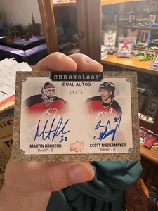 2018-19 UPPER DECK CHRONOLOGY MARTIN BRODEUR SCOTT NIEDERMAYER DUAL AUTO /25 - Bild 1 von 13