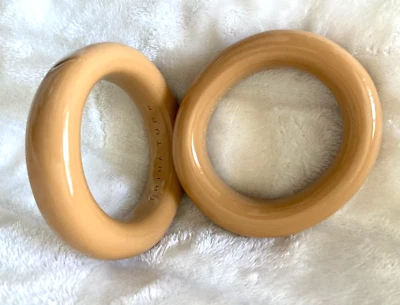 Pulseira de resina Trina Turk bege larga ousada - Imagem 1 de 4