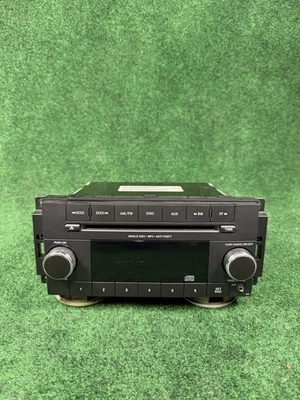 Jeep Compass Patriot 13-17 Challenger 12-14 OEM CD AM/FM radio PO5091195AC RES Foto 1 de 4