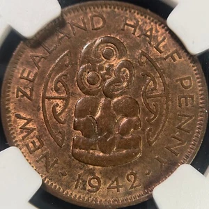NEW ZEALAND. 1942, 1/2 Penny - NGC MS63 - KGVI, Hei-Tiki Pendant - Picture 1 of 10