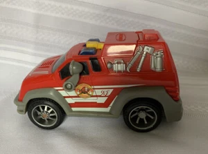 RARE 2003 Mattel Matchbox Fire Truck Moves Lights Up Fireman Pops Out Talks - Picture 1 of 8
